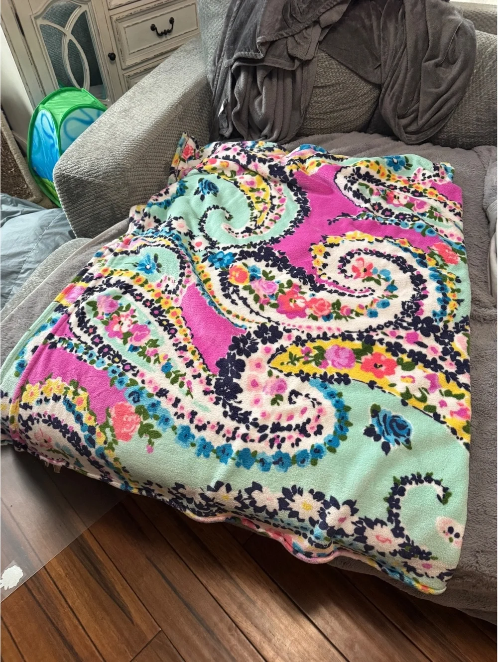 Vera Bradley Plush Floral Paisley Throw Blanket 52inX72in